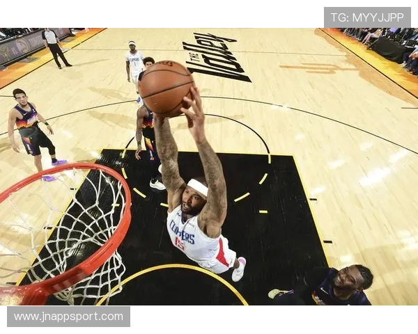 NBA比赛中最精彩的暴扣瞬间有哪些令人震撼的动作